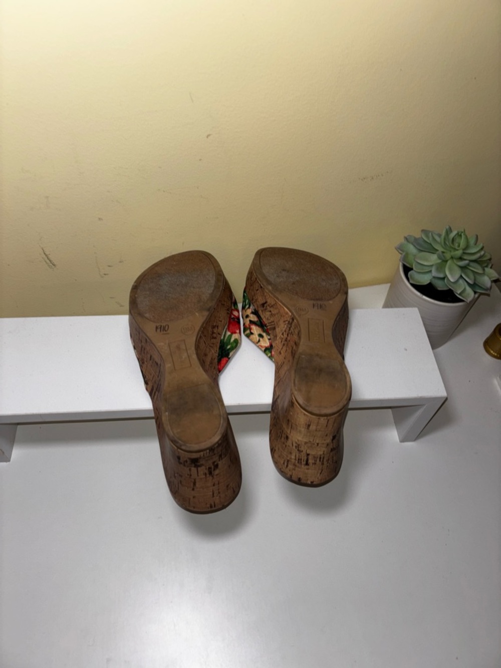 Hot Tomato Tropical Floral Cork Wedge Sandals Slides Bow Summer Size 9 Resort - Picture 11 of 11